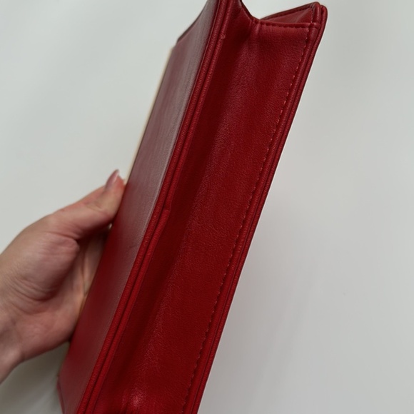 Clutch in perfect red shade - Picture 6 of 9